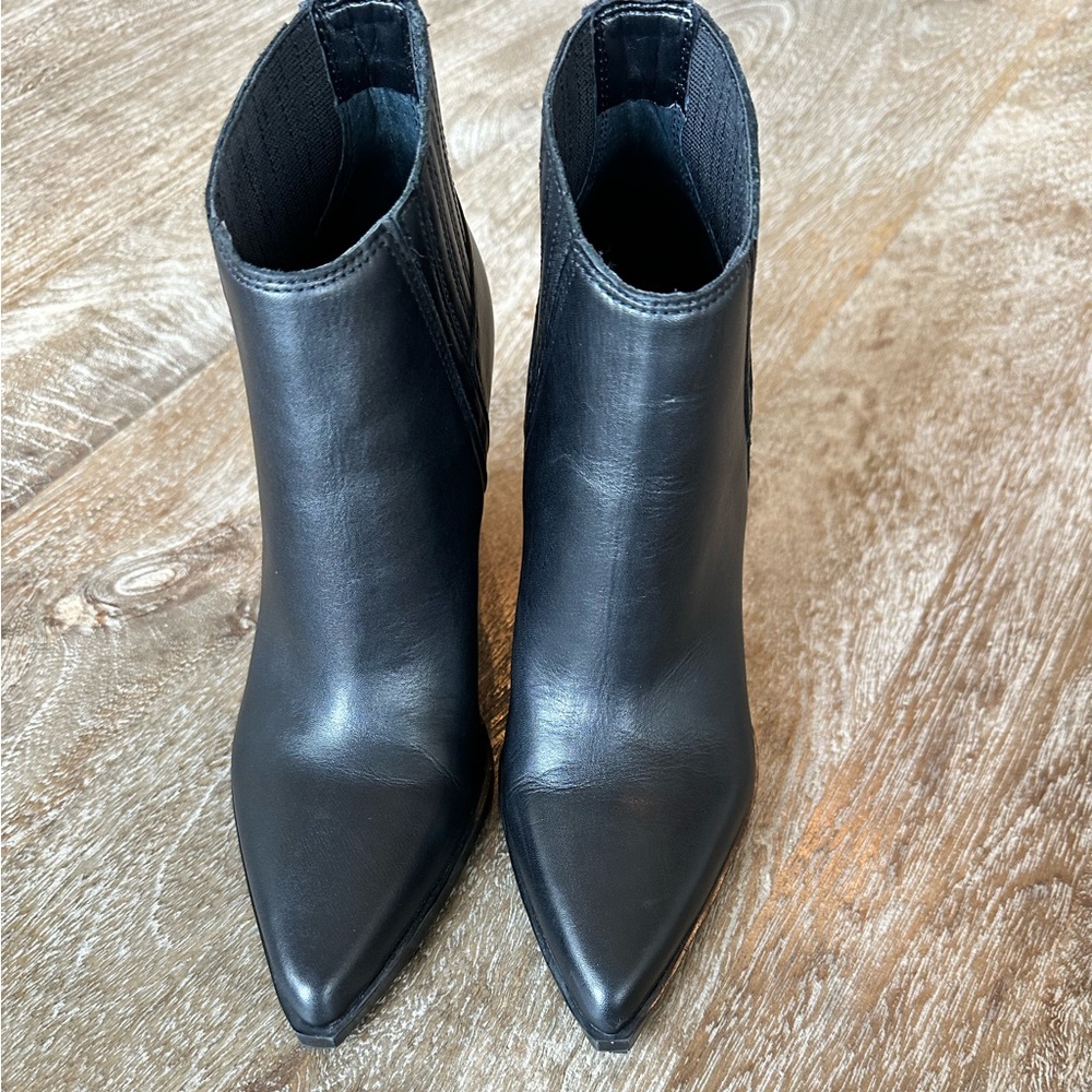 The Alva Bootie - Marc Fisher - black leather size 6.5